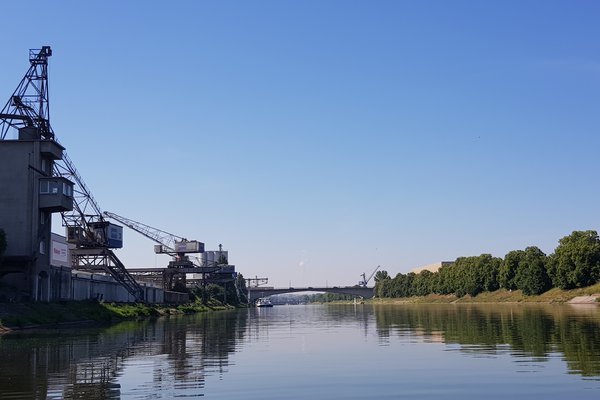 Gesellschaft, Hanix 73: Schifffahrt ohne Kohle. Neckar als Zukunft Heilbronns